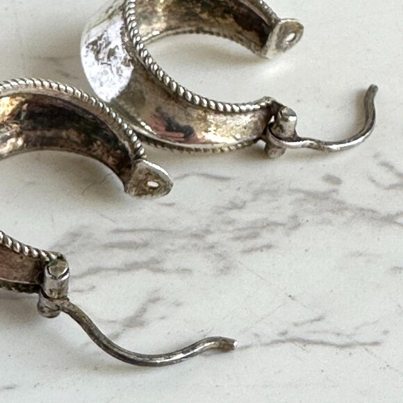 Vintage Sterling Silver Hoop Earrings with Rope Detail 3/4" - Picture 5 of 8